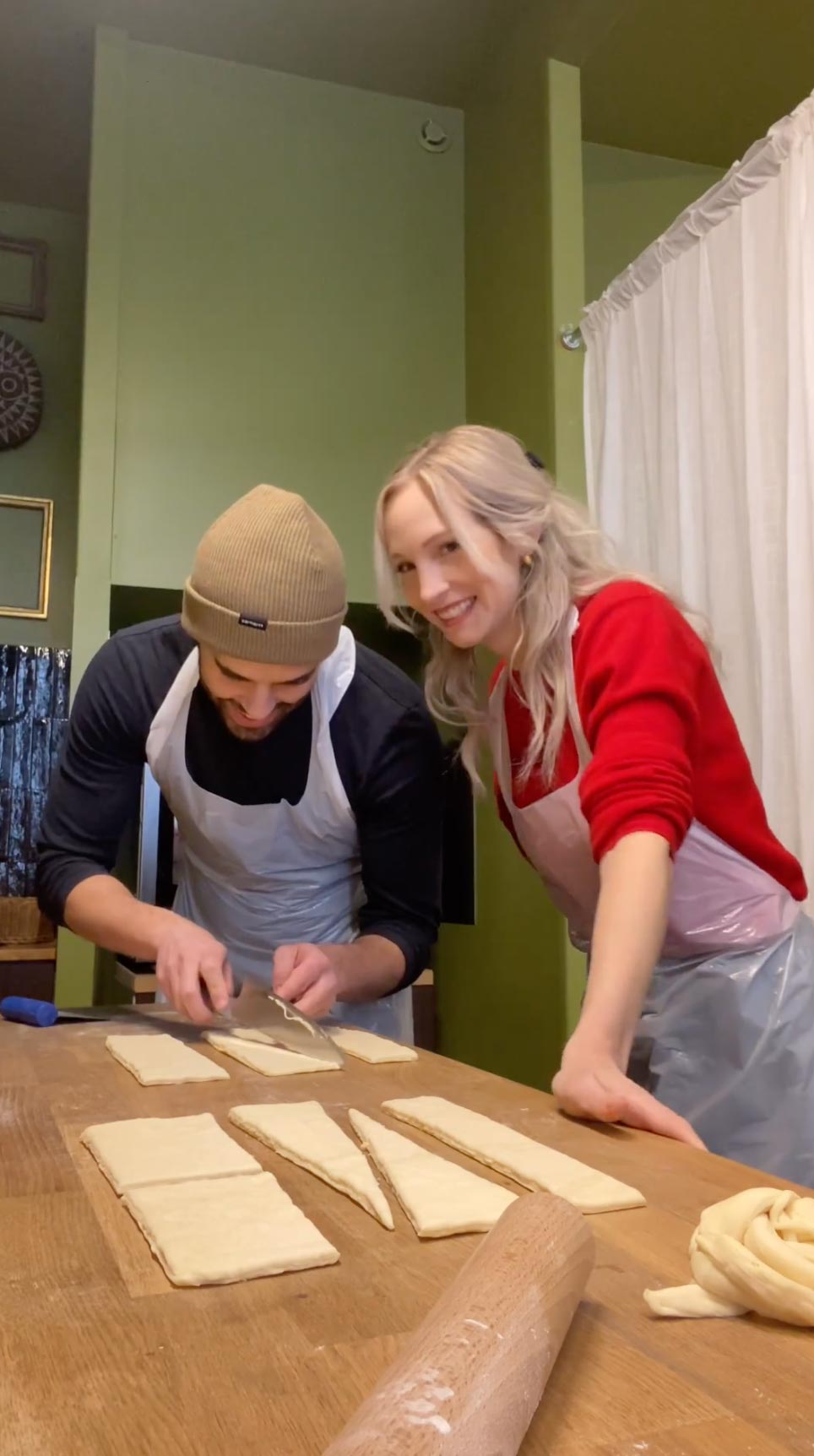 ไทม์ไลน์ความสัมพันธ์ของ Candice Accola และ Steven Krueger