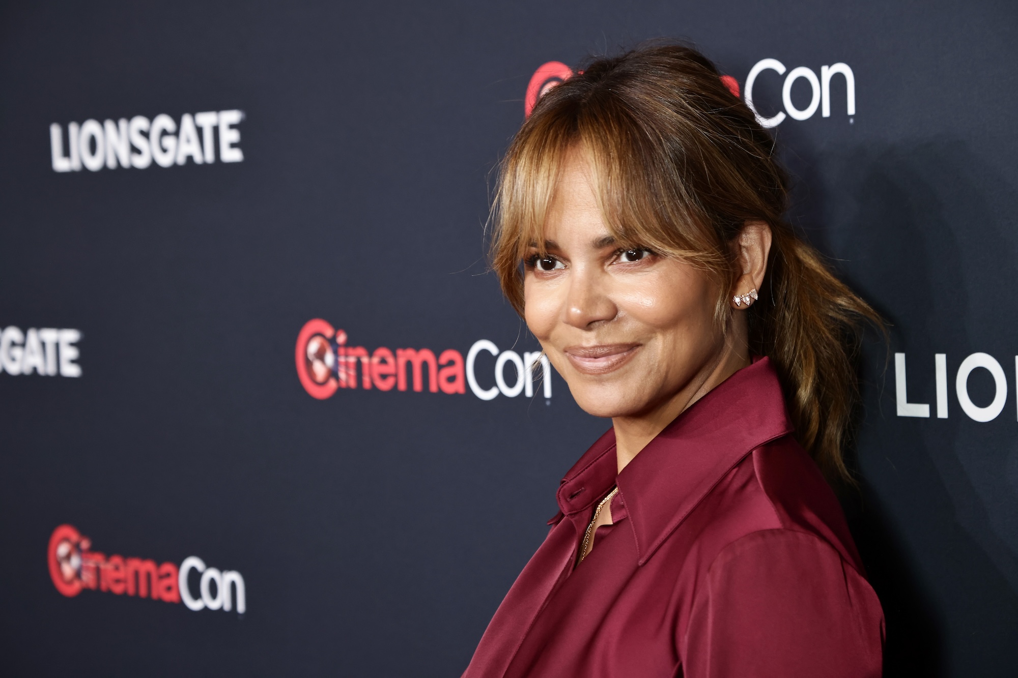 Halle Berry deixa o drama jurídico de Ryan Murphy "All's Fair"