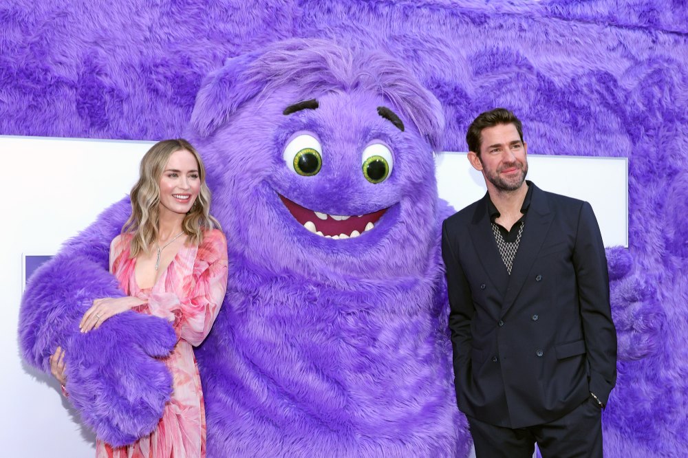 Hot Pics Emily Blunt and John Krasinski posed with a character from IF