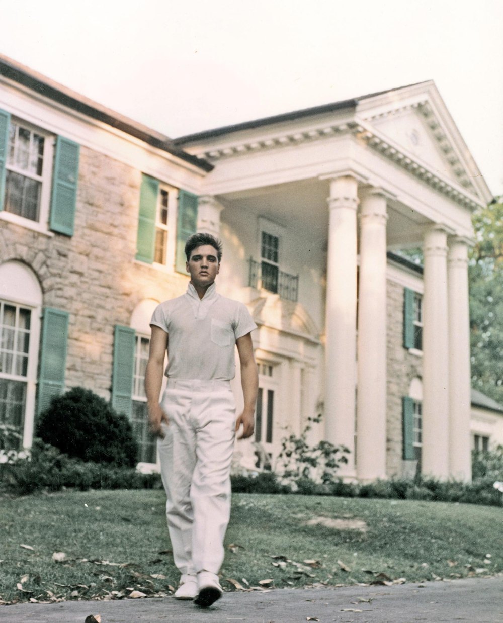 Judge Orders Pause on Foreclosure Sale of Elvis Presleys Graceland Amid Riley Keoughs Lawsuit