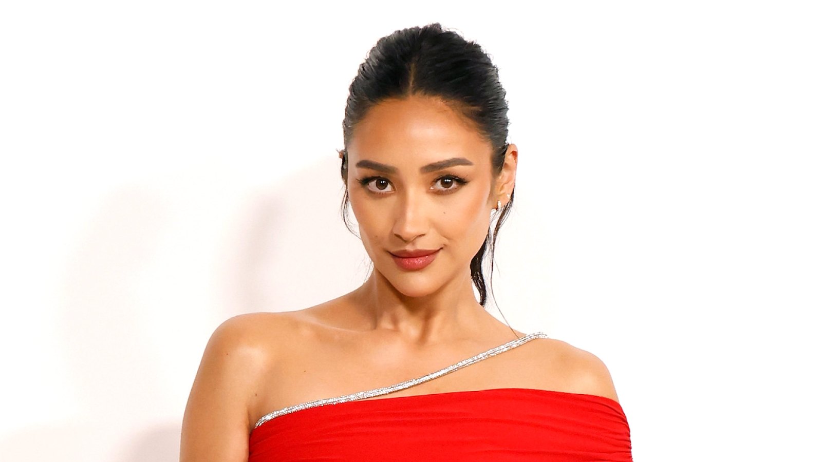 Shay Mitchell Reveals Which PLL Costar She Wants for Thirst With Shay Mitchell