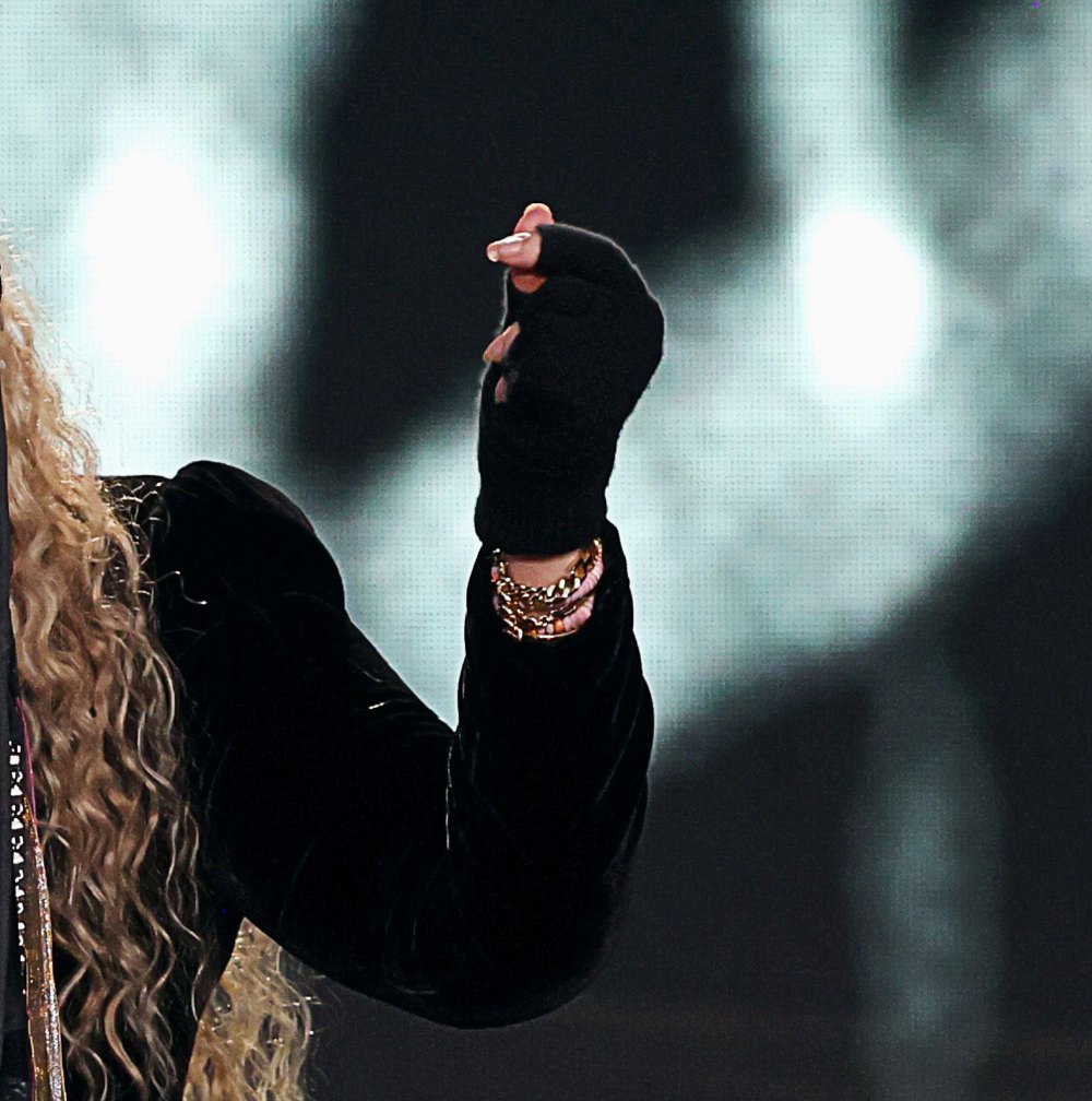Los fanáticos de Taylor Swift notan que Stevie Nicks usa un brazalete TTPD en el escenario