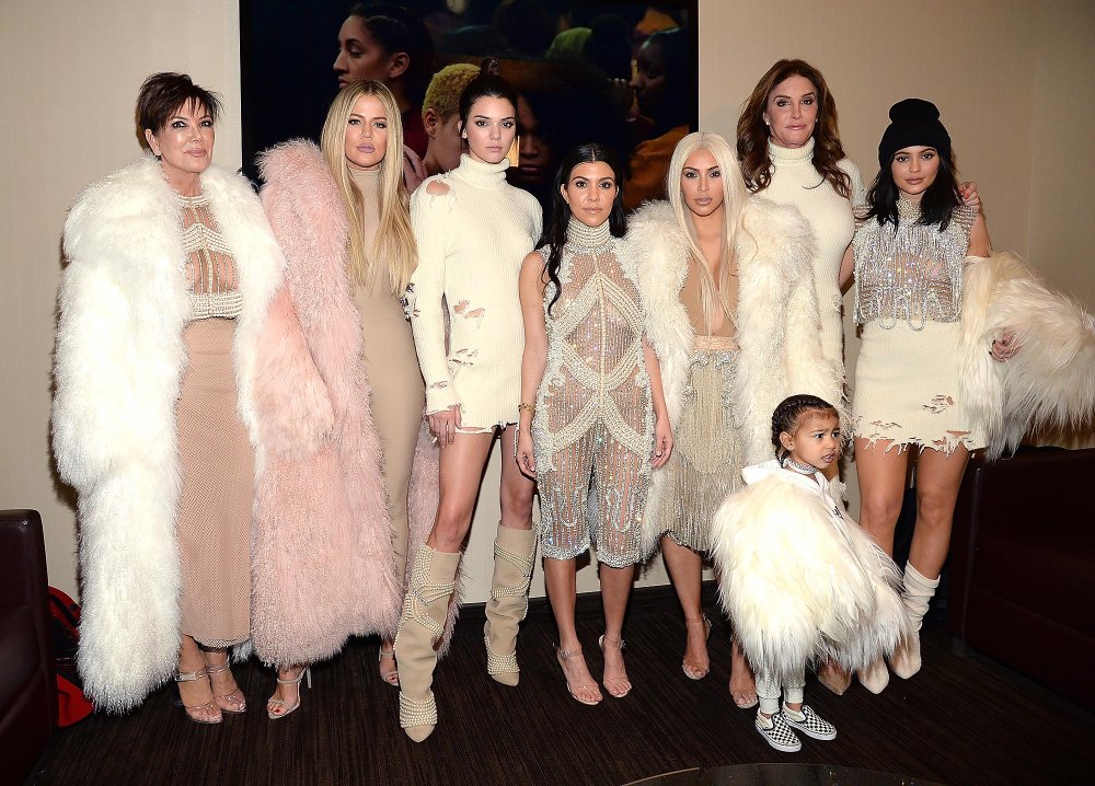 Os Kardashians colocaram Caitlyn Jenner em destaque por participar da Tell-All Docuseries - 'Find It Strange'