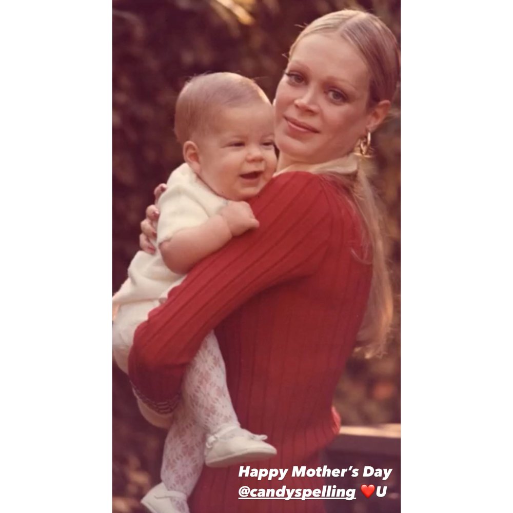 Tori Spelling elogia Candy Spelling en el dulce tributo al Día de la Madre