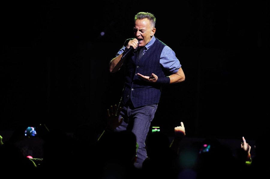 Bruce Springsteen Postpones Shows Citing ‘Vocal Issues’ - Thehiu