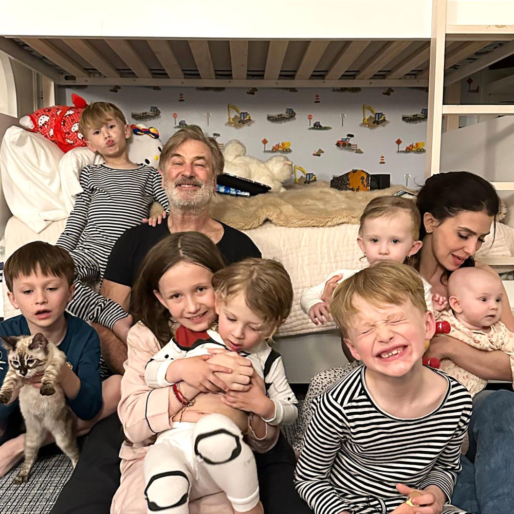 Alec e Hilaria Baldwin anunciam reality show ‘The Baldwins’ com todos os sete filhos