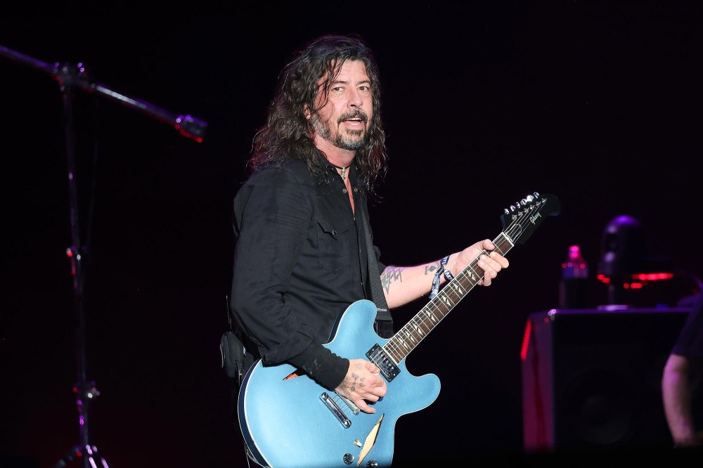 Foo Fighters 吉他手 Pat Smear 出席“Eras Tour”演出，Dave Grohl 随后嘲讽 Taylor Swift