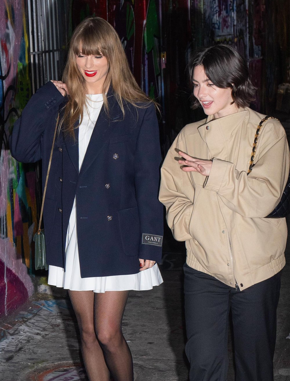 Gracie Abrams Reveals What Taylor Swift Song She Was Listening to In Viral Crying Photos 576: 