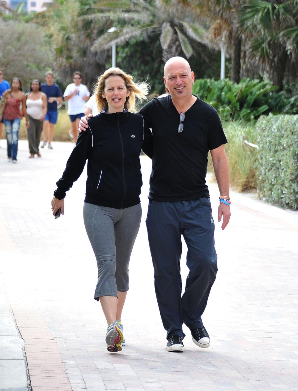 Howie Mandel Says Wife Terry Took Gummies Ahead of Her Vegas Accident — But She Wasn t Drunk 612