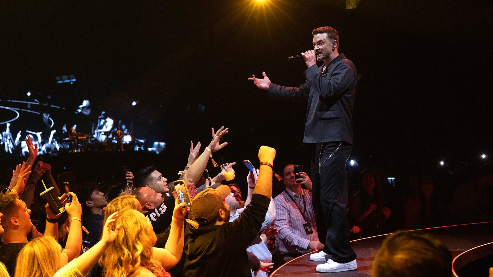 Justin Timberlake Seemingly Jokes About DWI Arrest During Boston Concert