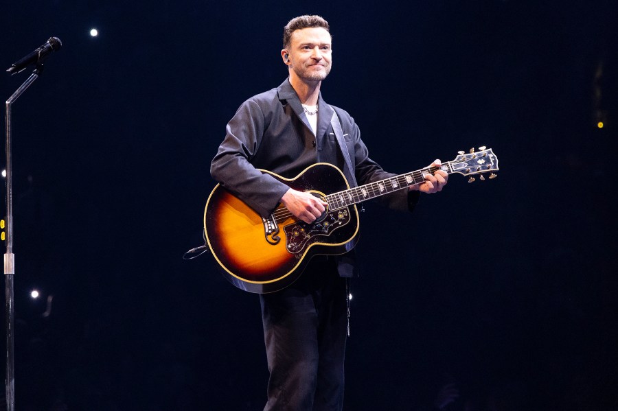 Justin Timberlake Stops Texas Concert