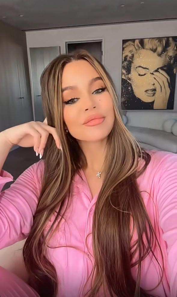 Khloe Kardashian estreia cabelo 'chocolate' no 40º aniversário