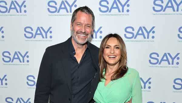 Mariska Hargitay Recalls 1st Time She Saw Husband Peter Hermann