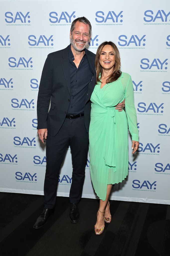 Mariska Hargitay Recalls 1st Time She Saw Husband Peter Hermann