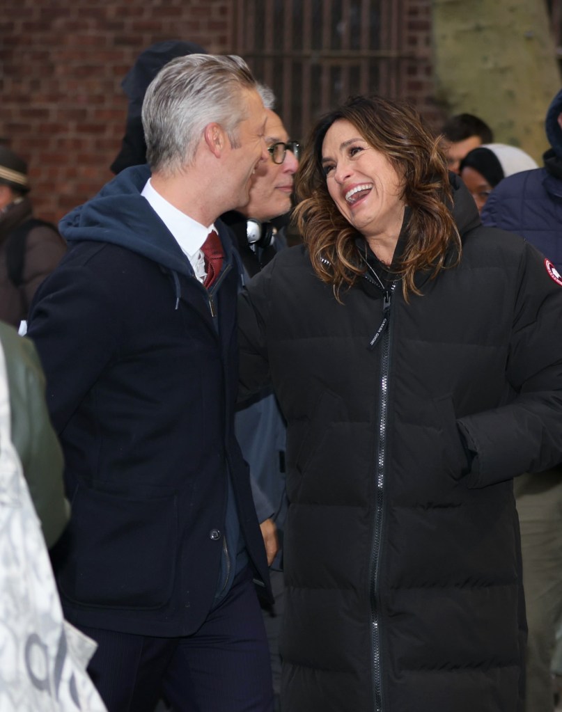 Mariska Hargitay Recalls 1st Time She Saw Husband Peter Hermann