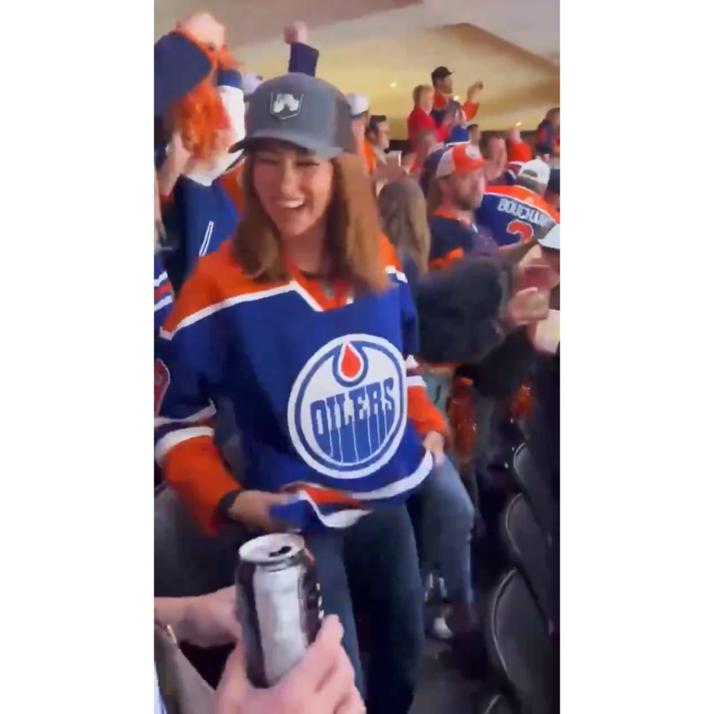 Porn Sites Battle to Hire Edmonton Oilers Fan who Flashed Jumbotron