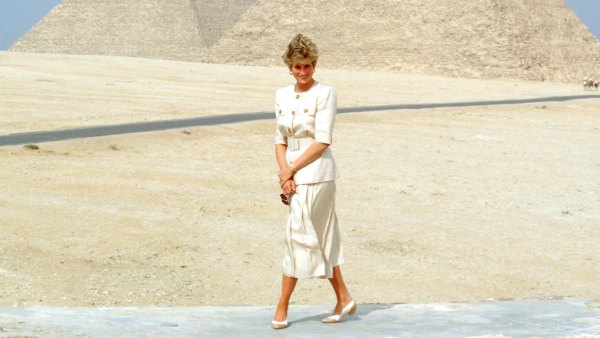 Princess Diana Was Very Uneasy When Posing In Front of Major Landmarks Royal Photographer Says