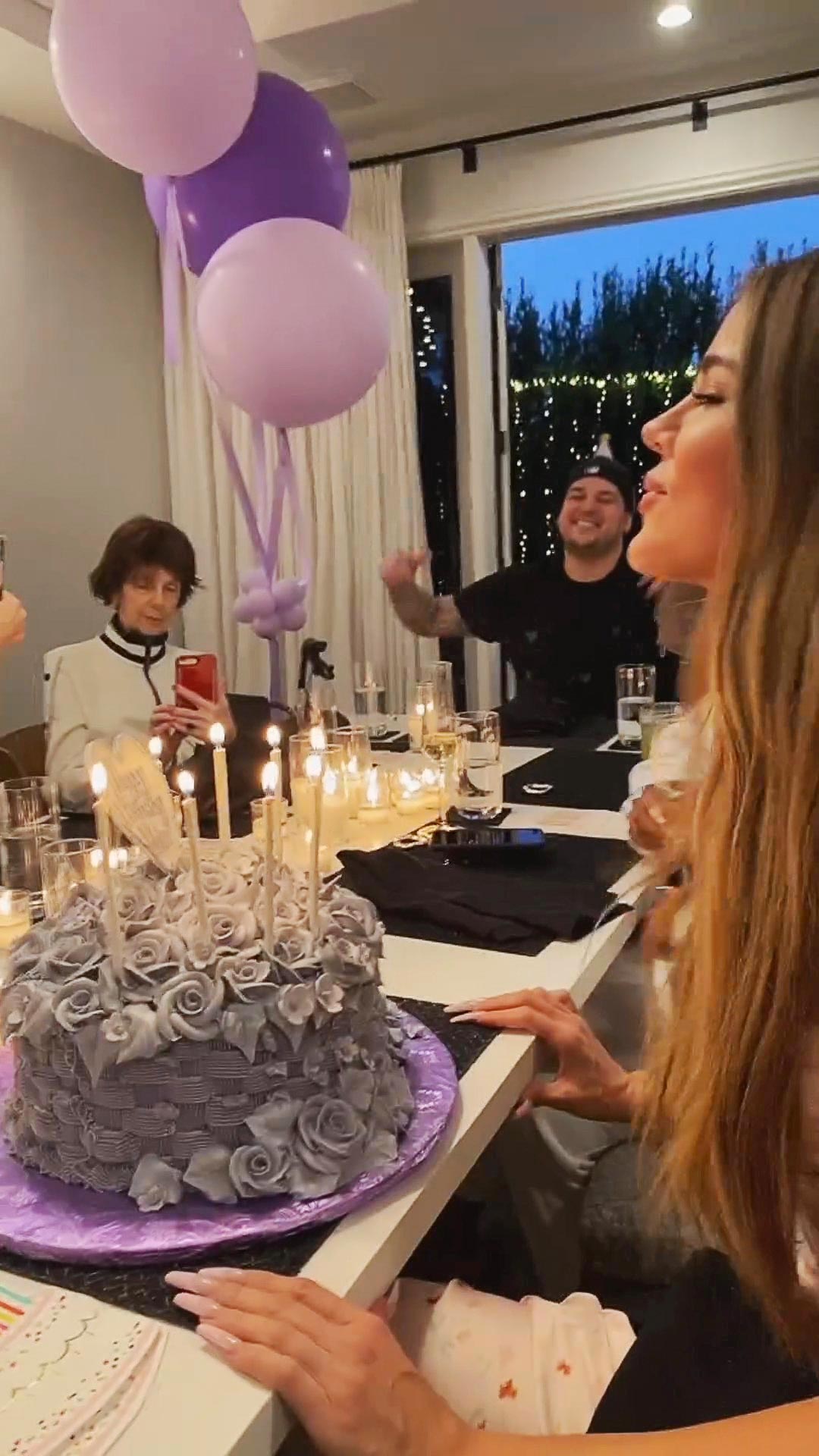 Rob Kardashian Makes Rare On Camera Appearance Celebrating Khloe s Birthday 046