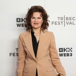 Sandra Bernhard Apologizes to Morgan Fairchild for Not Being Nice on ‘Roseanne’