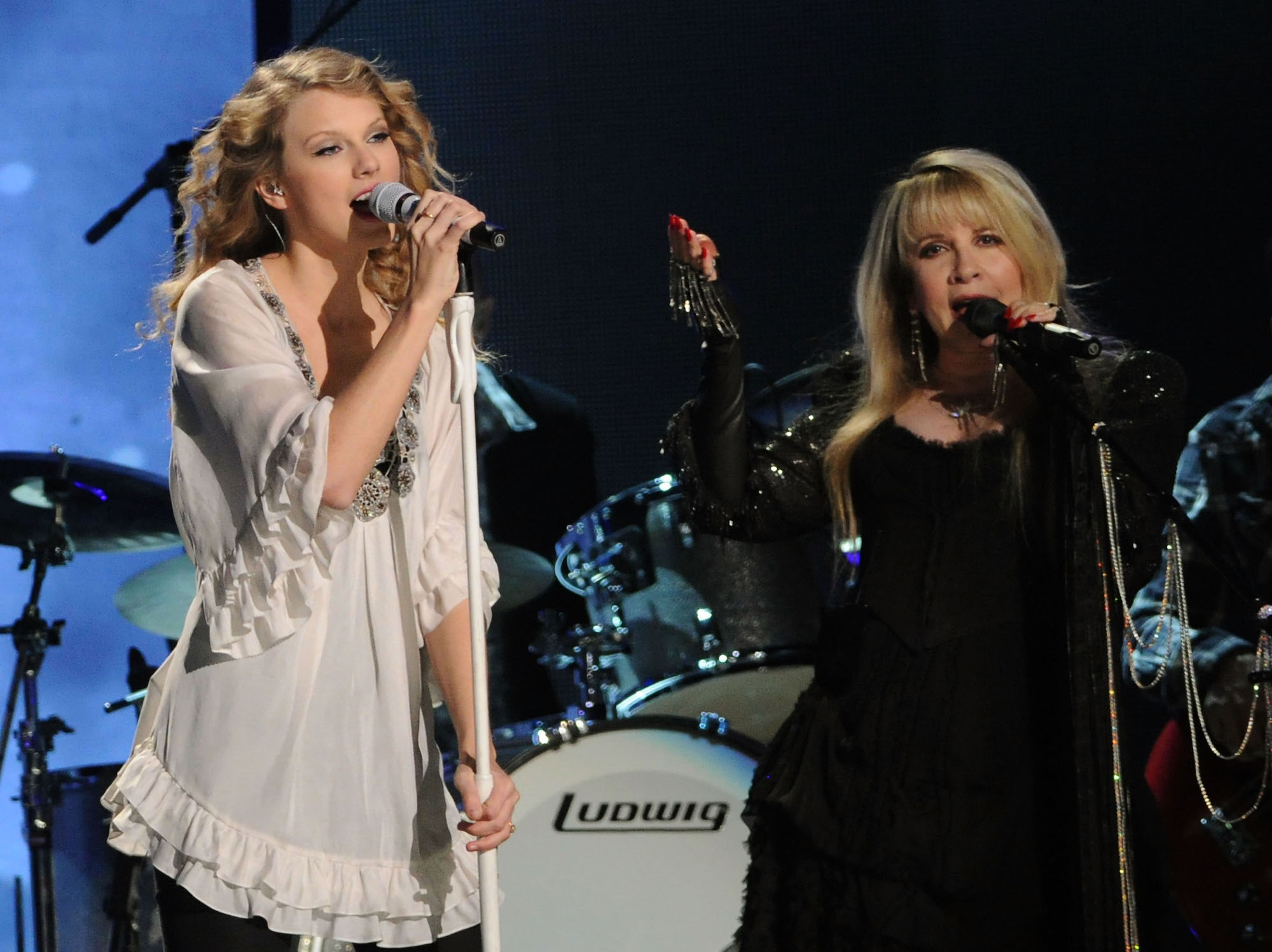 Taylor Swift Gives Sweet Tribute to ‘Hero’ Stevie Nicks During ‘Eras Tour’