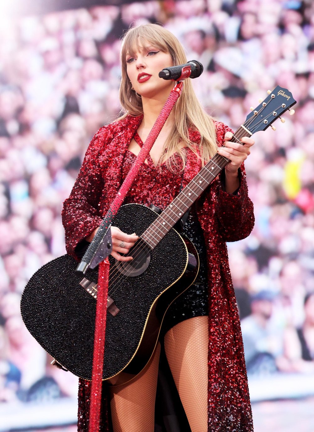Taylor Swift Praises Wembley Stadium Officials for Helping Fan Quickly