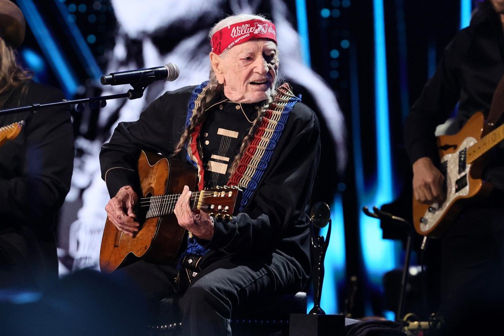 Willie Nelson Cancels Show on Doctors Orders
