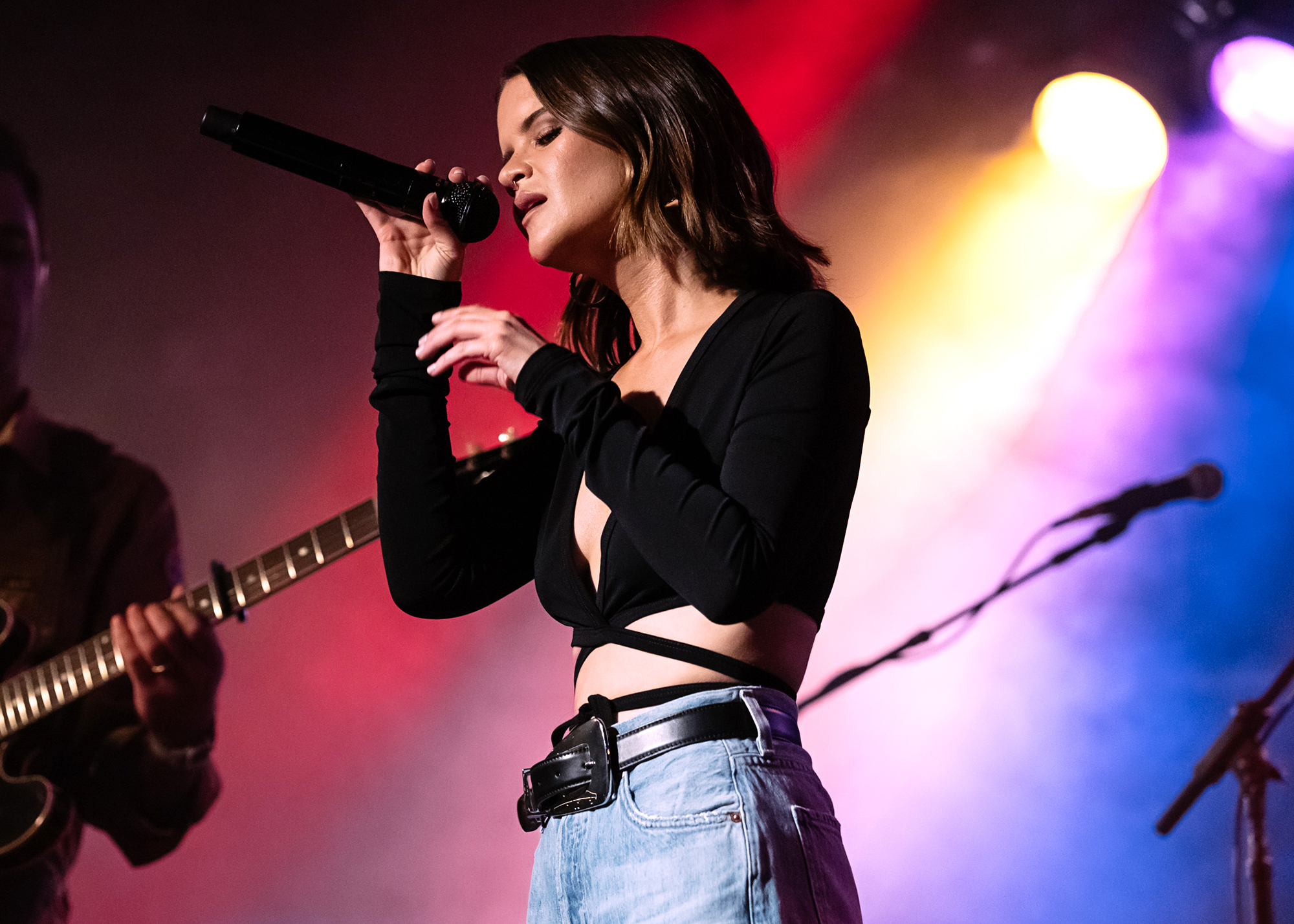 Maren Morris กล่าวว่าเพลงใหม่คือ 'The Afterglow of a S-tshow'