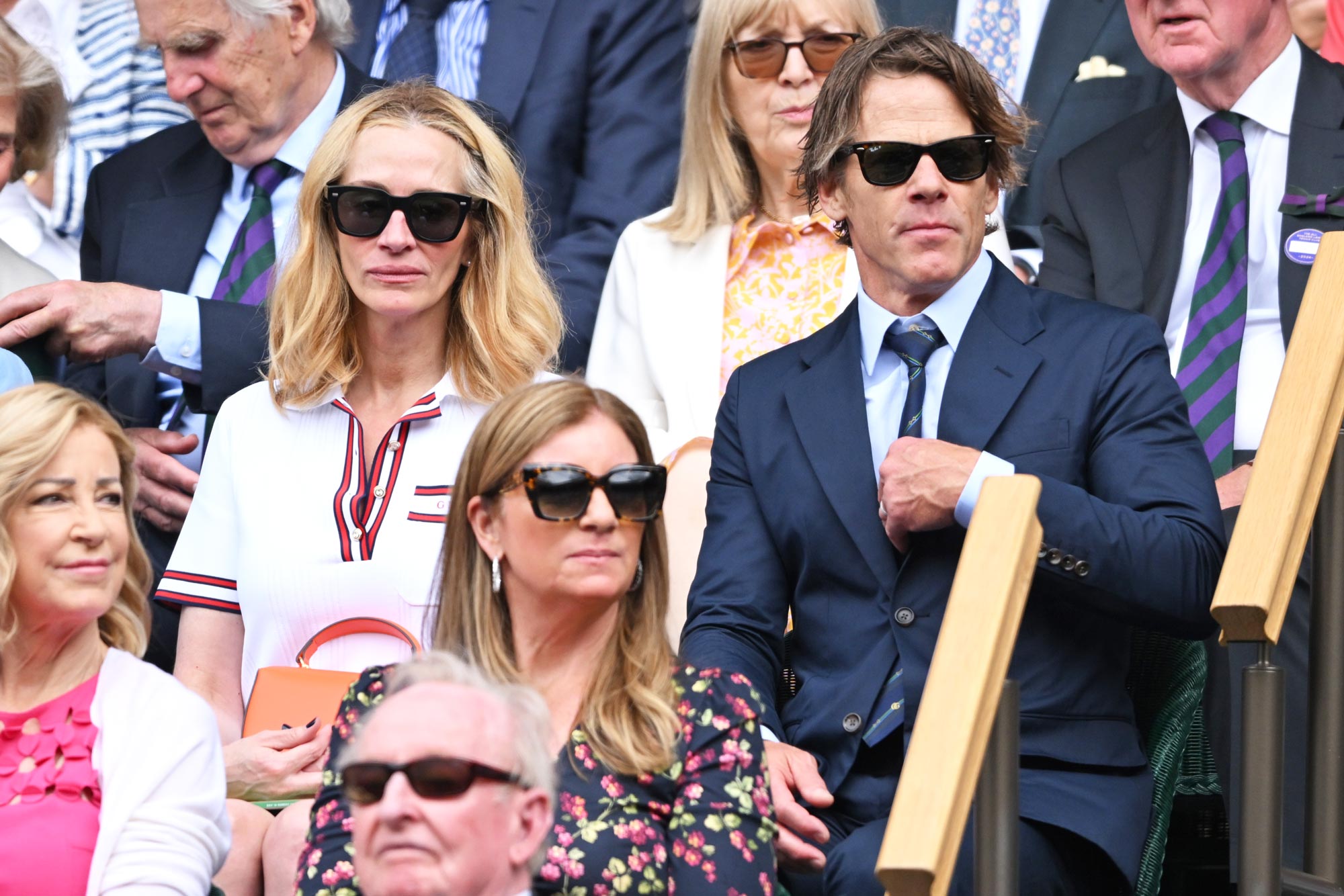 Julia Roberts sai com o marido Danny Moder em Wimbledon