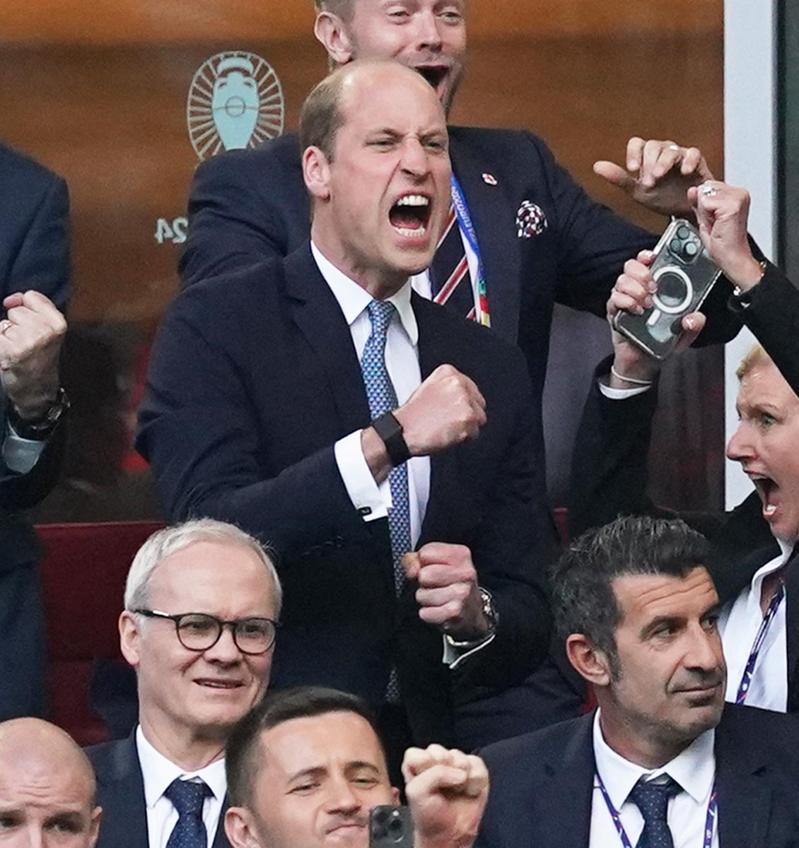 Prinz William ist ganz aufgeregt, als er sieht, wie England das UEFA-EM-Spiel gewinnt