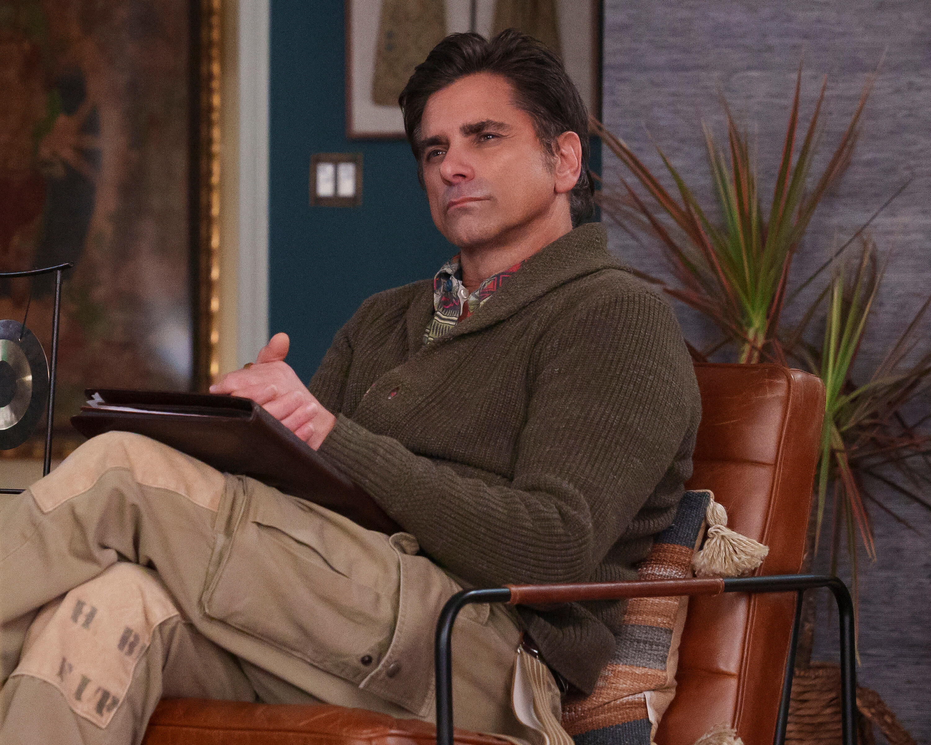 Por que John Stamos diz que demorou 20 anos para se tornar um ator ‘destemido’