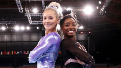 Explicación de la historia de las gimnastas Simone Biles y MyKayla Skinner