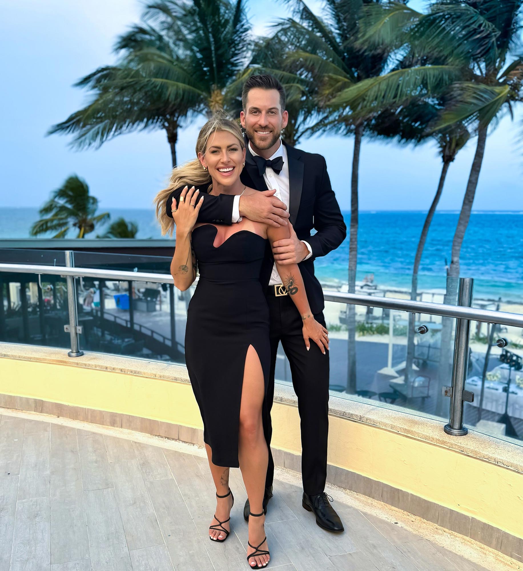 'Bachelorette' Alum Chase McNary e a noiva Ellie White são casadas