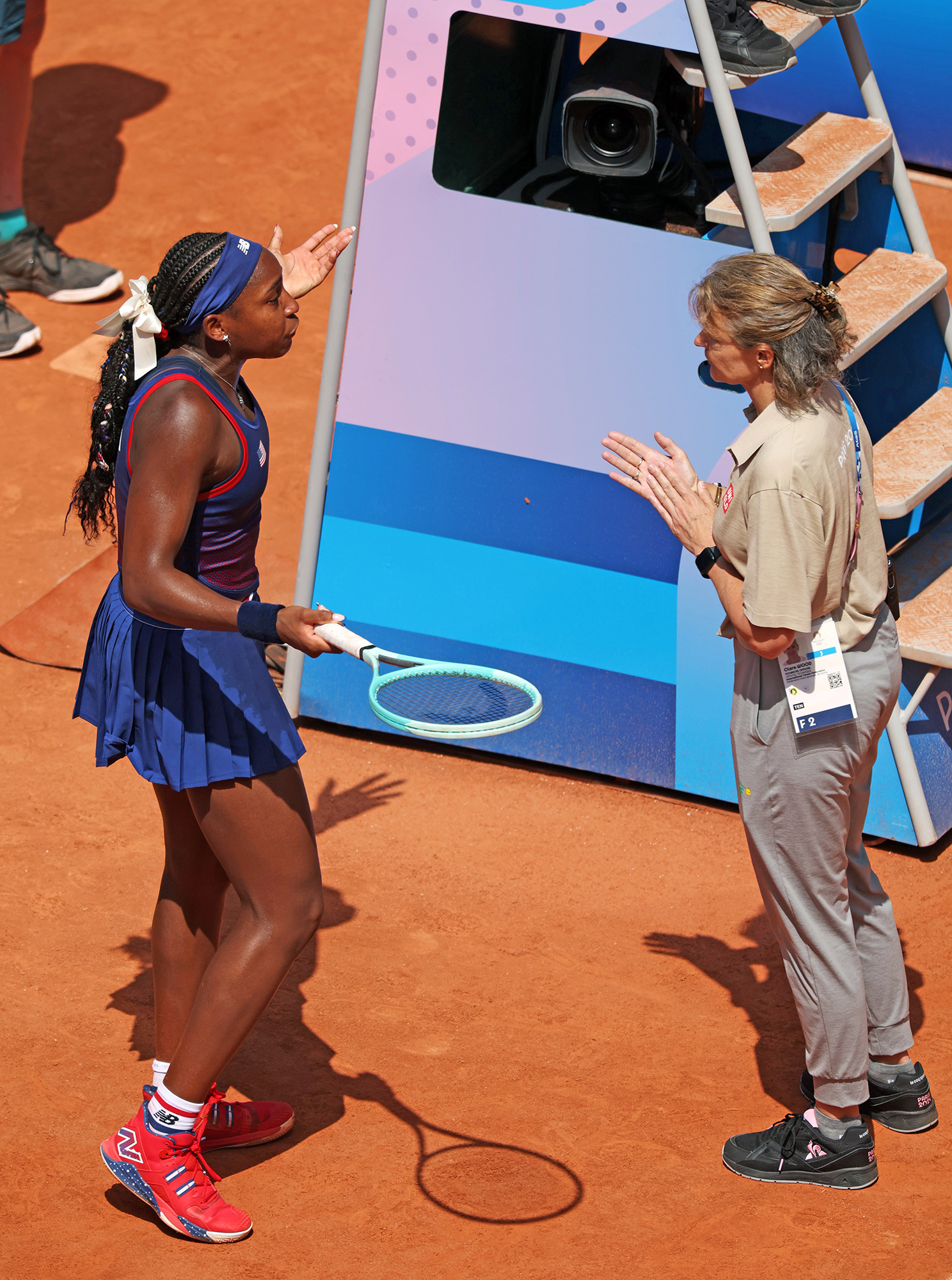 Coco Gauff scheidet im Tennis-Einzel der Olympischen Spiele aus, nachdem sie sich mit dem Schiedsrichter gestritten hat