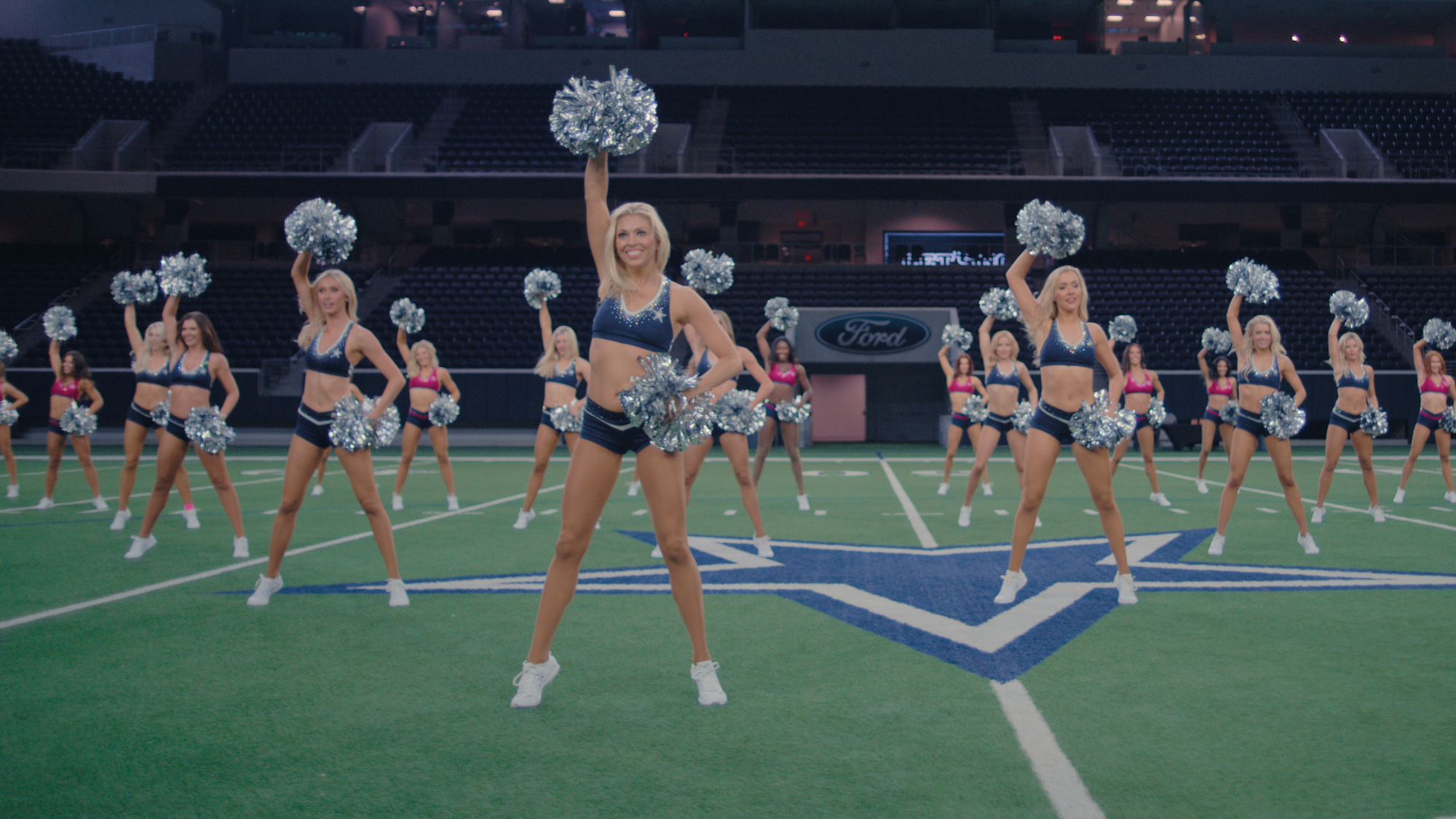 Cheerleader der Dallas Cowboys bestreiten, dass sie Victorias Geburtstagsparty sausen ließen