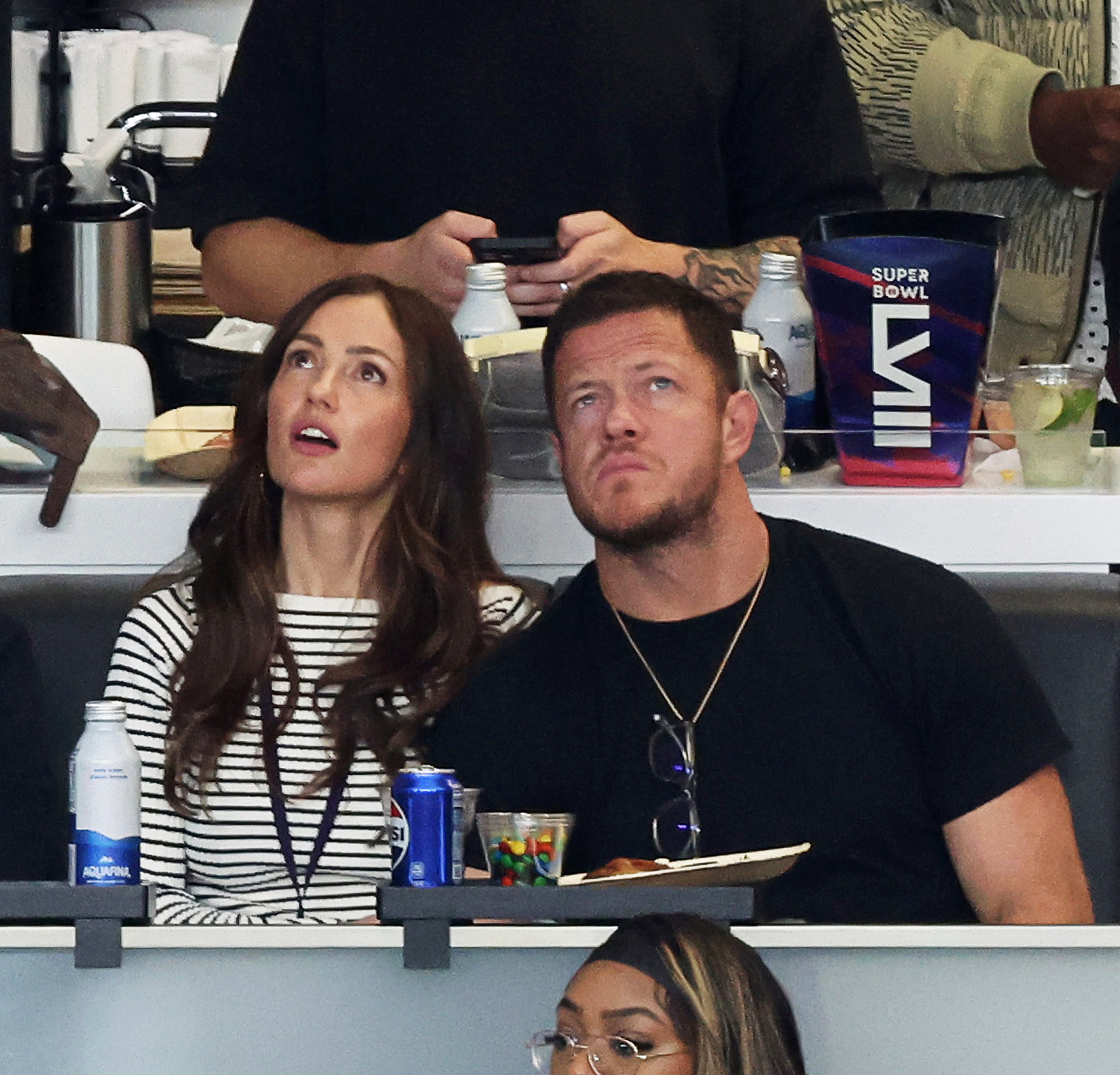 เรื่องราว 'แปลก' ของ Dan Reynolds เกี่ยวกับการที่เขาเริ่มออกเดทกับ Minka Kelly