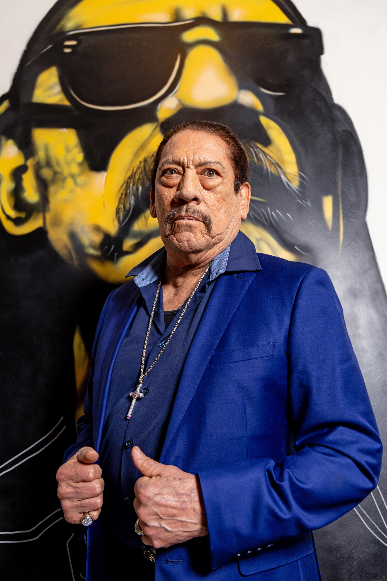 Danny Trejo brigou com pessoa que jogou um balão de água em seu carro