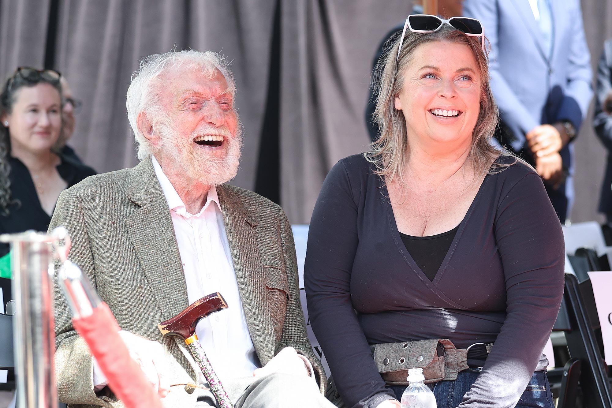 Arlene ภรรยาของ Dick Van Dyke กล่าวว่าช่องว่างอายุ 46 ปีนั้น 'ไม่เกี่ยวข้อง'