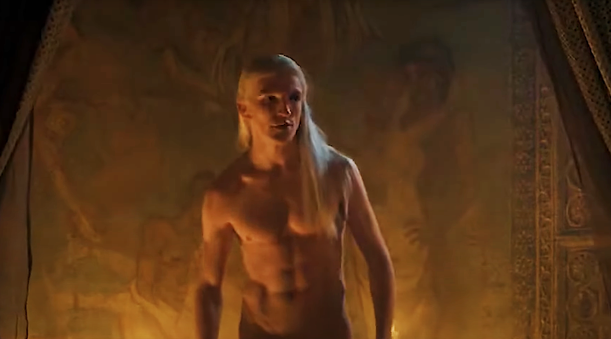 A forma sem camisa de Ewan Mitchell deixa os fãs de 'House of the Dragon' desmaiados