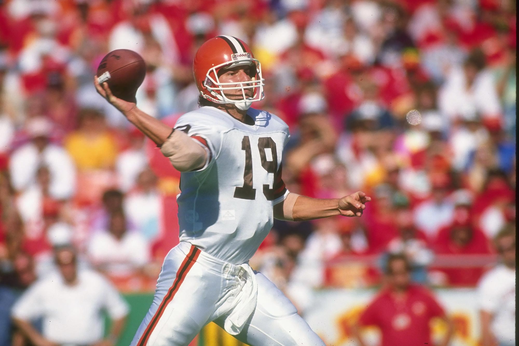 NFL Great Bernie Kosar, 간부전 및 파킨슨병 진단 공개