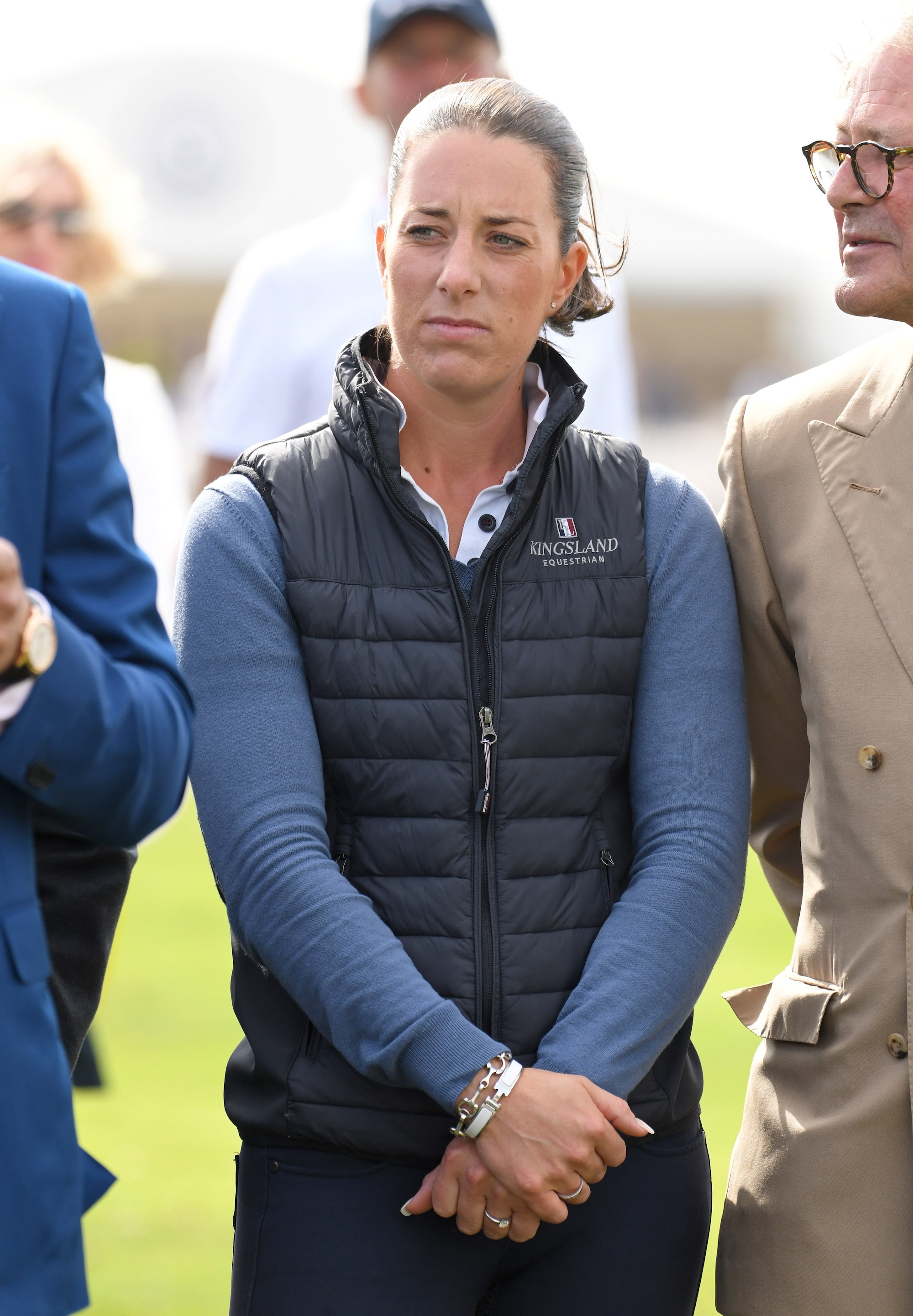 Equestre Charlotte Dujardin fora das Olimpíadas após supostamente chicotear cavalo