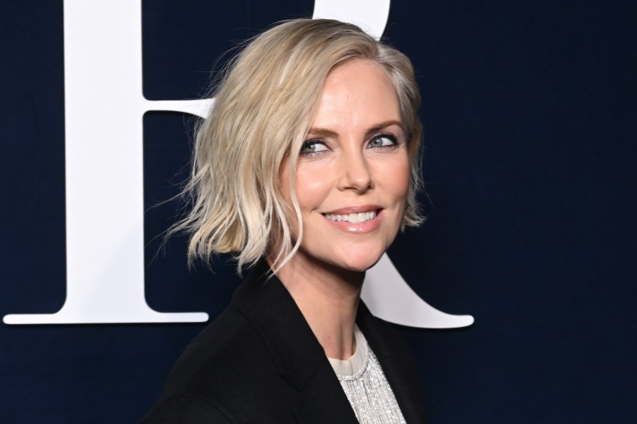 Christian Dior : Photocall - Paris Fashion Week - Womenswear Fall Winter 2023-2024, Charlize Theron