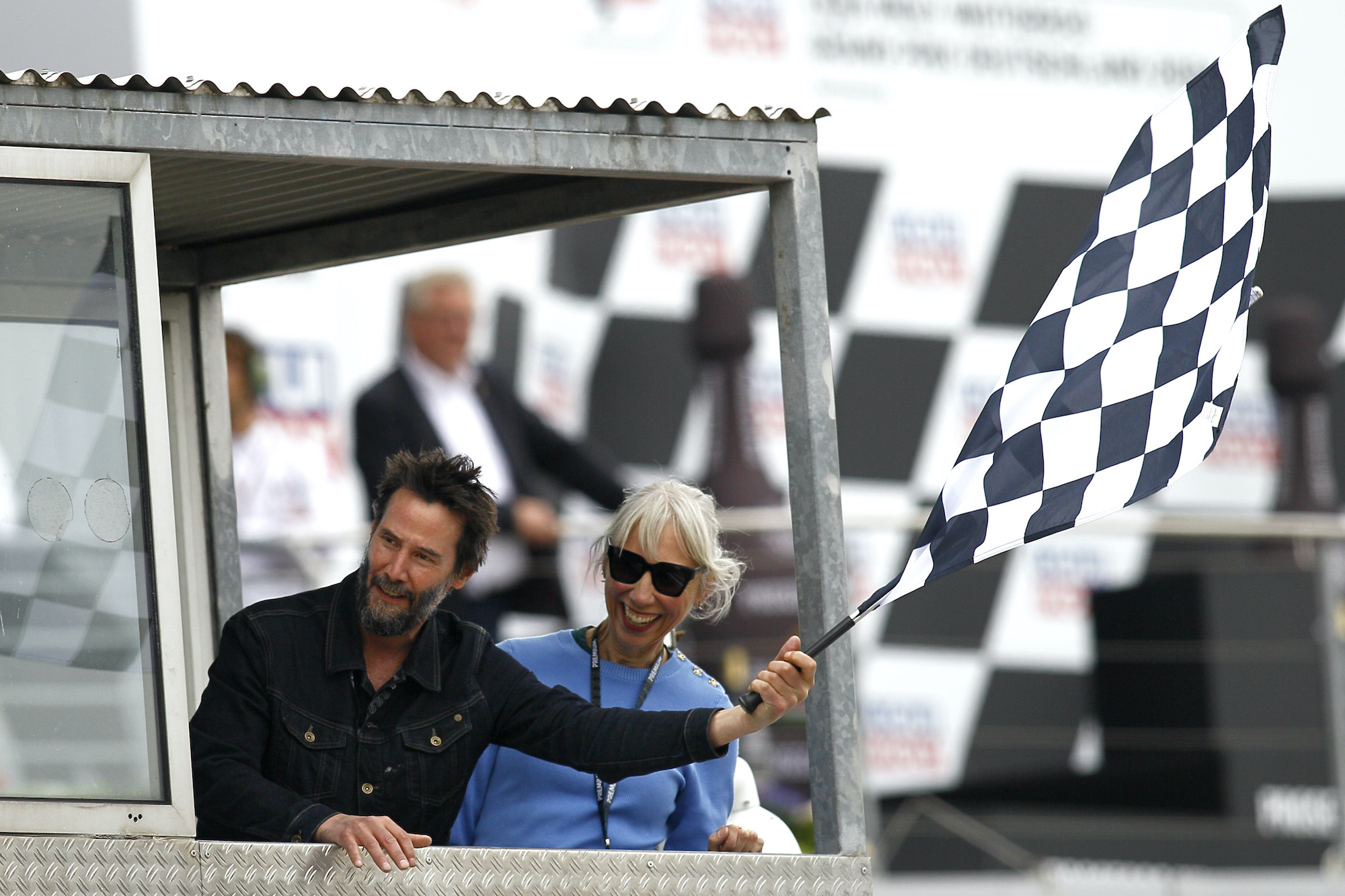 Keanu Reeves และ Alexandra Grant ปรากฏตัวต่อหน้าสาธารณะชนที่ MotoGP