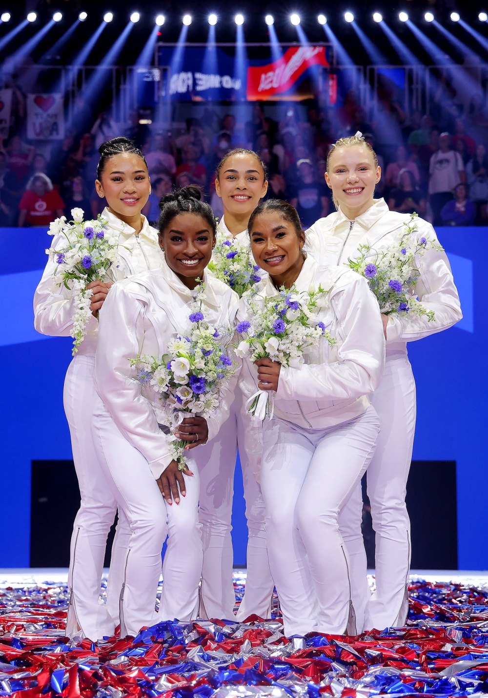 Hoda Kotb ausente de hoje para sair com a equipe de ginástica olímpica feminina dos EUA Suni Lee, Simone Biles, Hezly Rivera, Jordan Chiles e Jade Carey