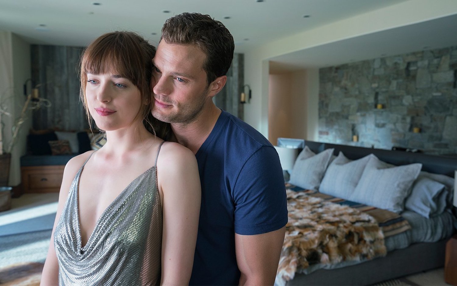 Jamie Dornan vẫn nhắn tin cho '50 sắc thái' của Costa Dakota Johnson