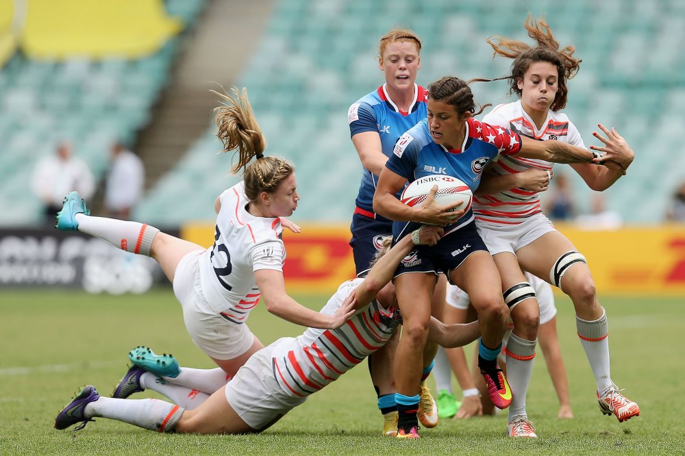 Jason Kelce Challenged to Arm Wrestle by Olympics Women Rugby Player Nicole Heavirland 2