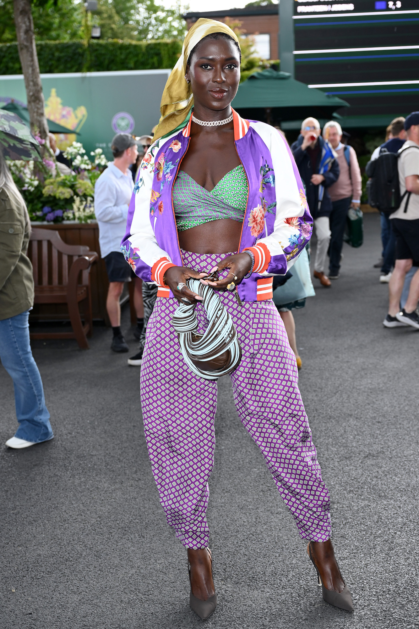 Jodie Turner-Smith เก่งมากใน Funky Purple Ralph Lauren ดูวิมเบิลดัน