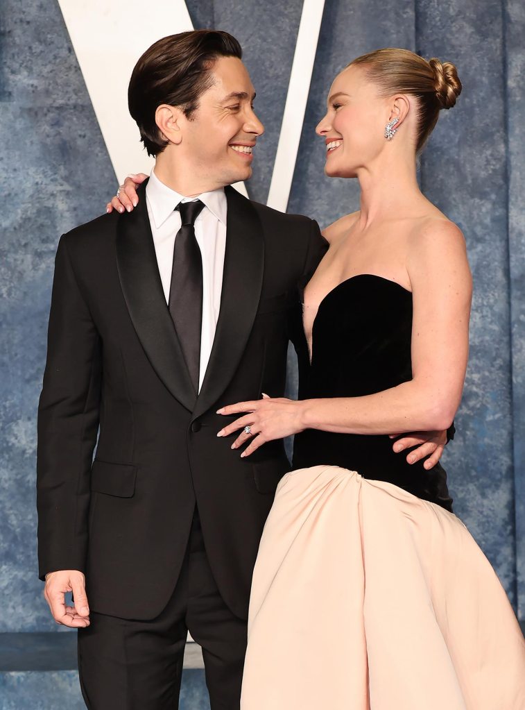 Justin Long Pooped the Bed in Front of Kate Bosworth