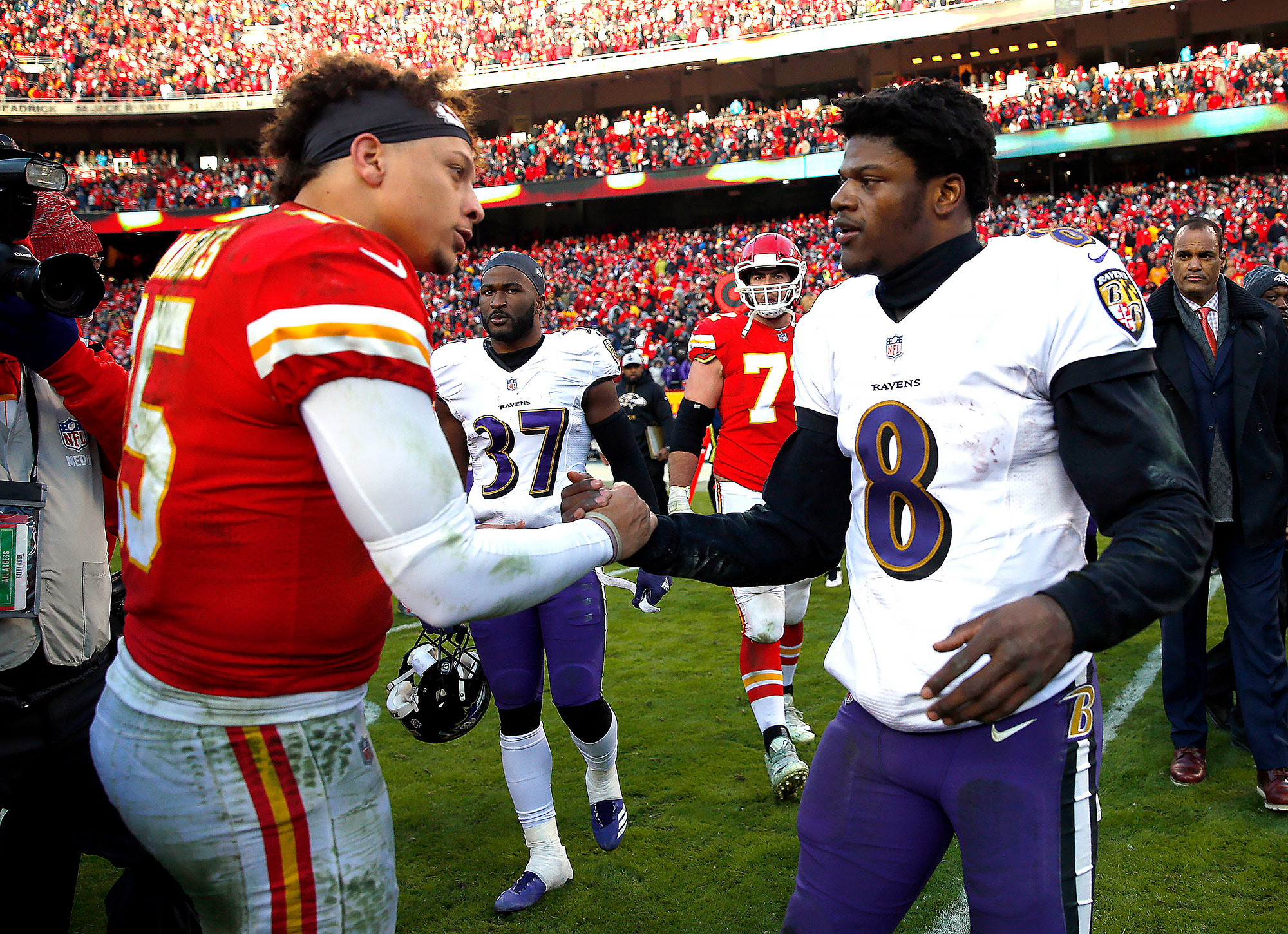 Los Kansas City Chiefs ganan el primer juego de la temporada contra los Baltimore Ravens