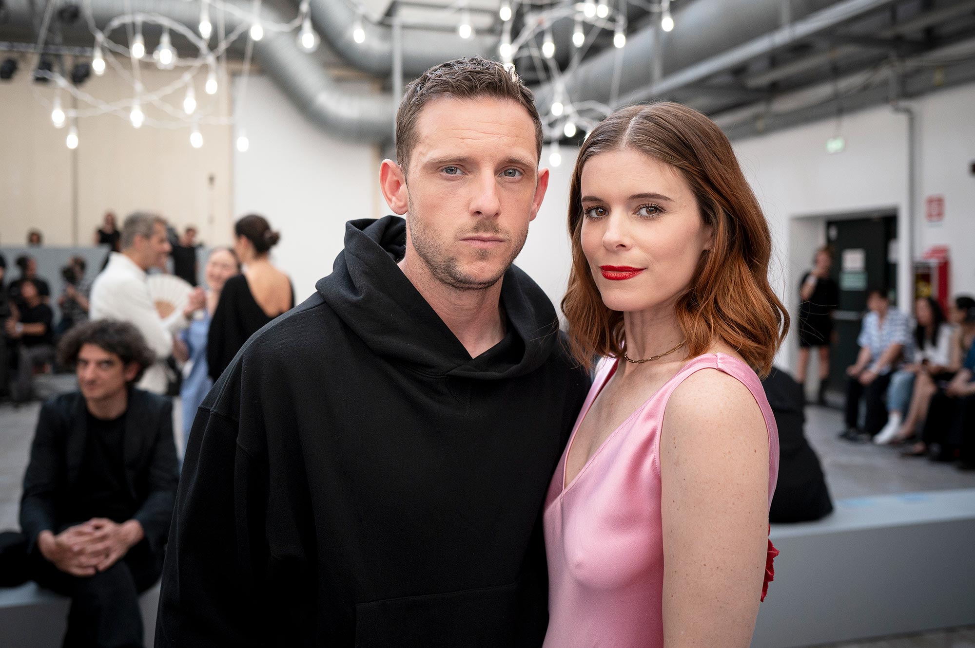 Kate Mara i Jamie Bell żartują w filmie „Fantastyczna Czwórka” z 2015 roku