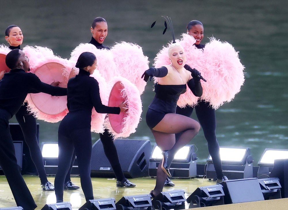 Lady Gaga actúa en francés en la apertura de Juegos Olímpicos | Us Weekly